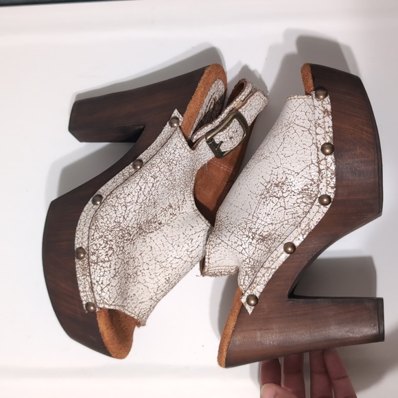 Sbicca Vintage Collection Ablaze Crackled Leather Platform Heels White Size 9 - Picture 7 of 8